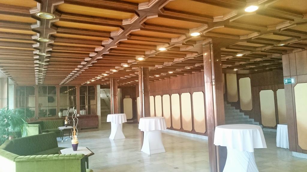 Hotel Konferencia غيور المظهر الخارجي الصورة