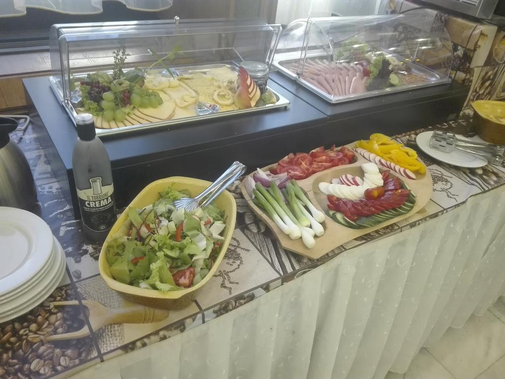 Hotel Konferencia غيور المظهر الخارجي الصورة
