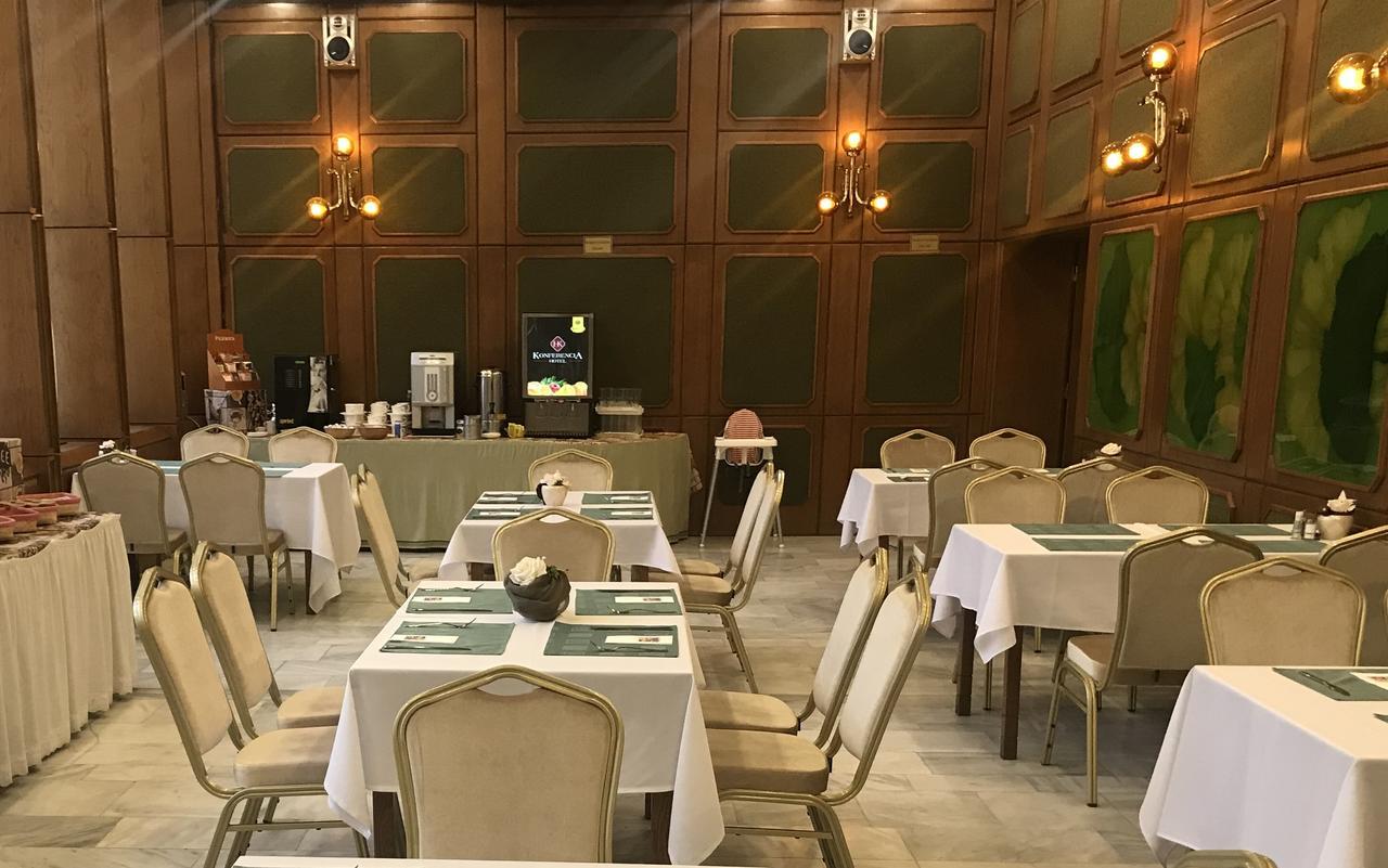 Hotel Konferencia غيور المظهر الخارجي الصورة
