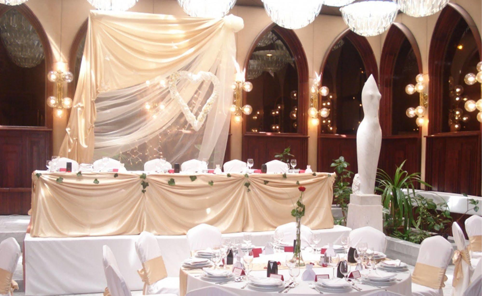 Hotel Konferencia غيور المظهر الخارجي الصورة